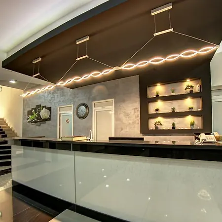 فندق Albo بور